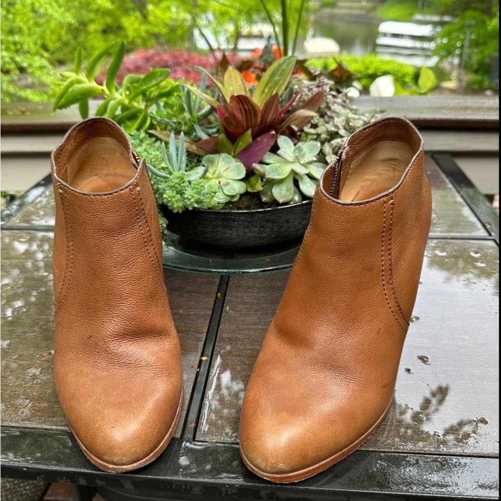 Coach Hattie Tan Boot (10.5)